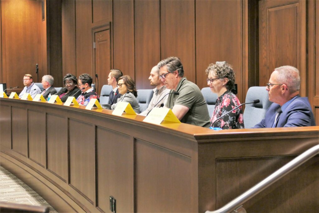 Home Rule Study Commission adopts bylaws, plans first phase of its work